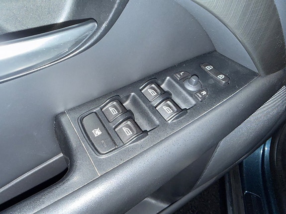VOLVO V70 2.0F MOMENTUM 146 ch - ATTELAGE - BVM - 204800 km
