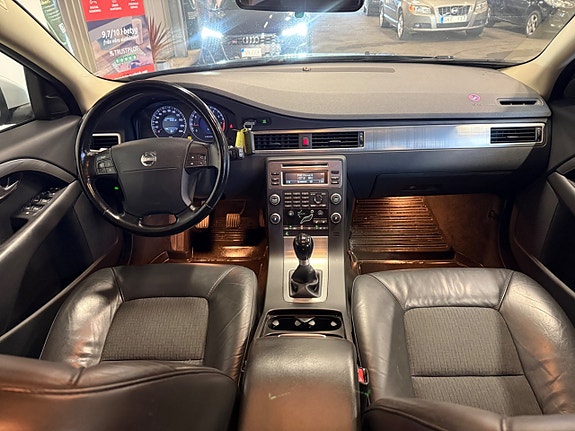 VOLVO V70 2.0F MOMENTUM 146 ch - ATTELAGE - BVM - 204800 km