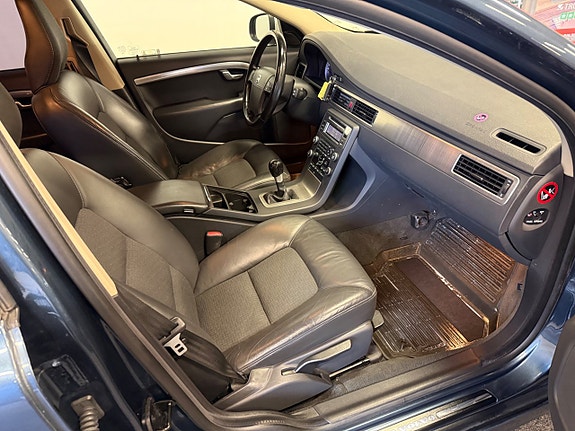 VOLVO V70 2.0F MOMENTUM 146 ch - ATTELAGE - BVM - 204800 km