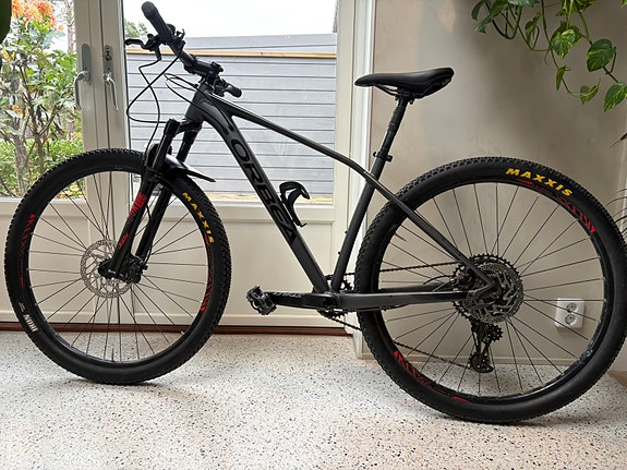 Orbea Alma 29 H20-Eagle mountainbike M 29" svart