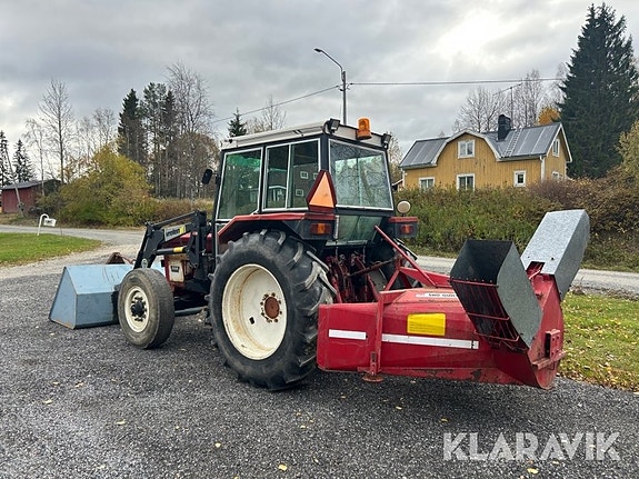 Traktor International 844 med lastare 3 of 6
