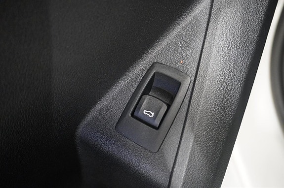 BMW 120d 14 of 16