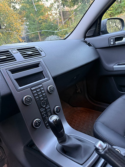 Volvo V50 4 of 5