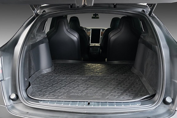 Tesla Model X 23 of 24