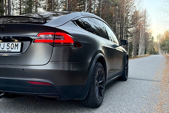 Tesla Model X 24 of 24