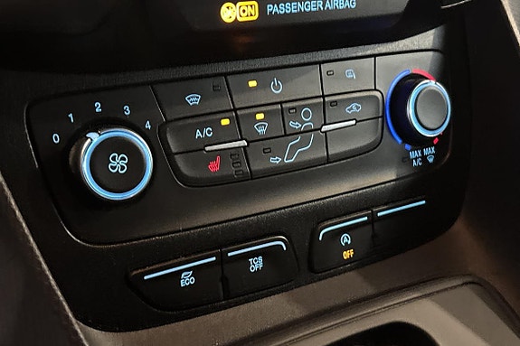Ford Transit Connect 16 of 23