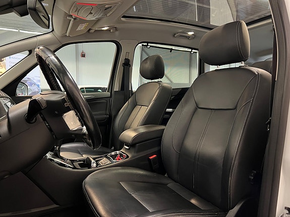Ford S-MAX 12 of 26