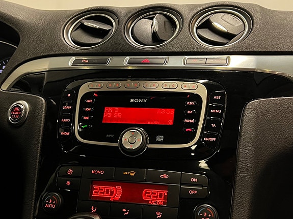 Ford S-MAX 23 of 26