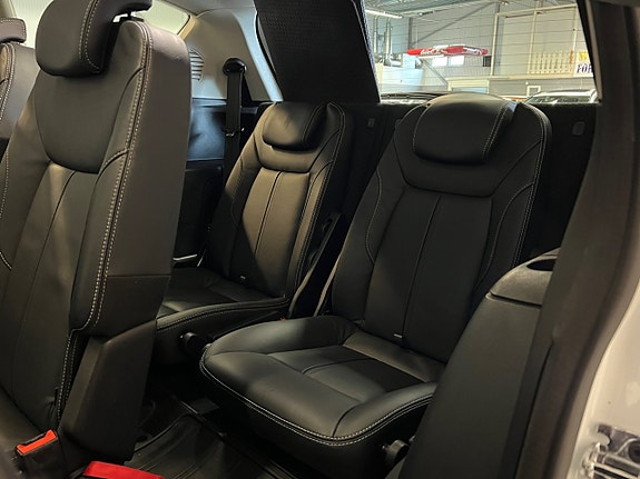 Ford S-MAX 18 of 26