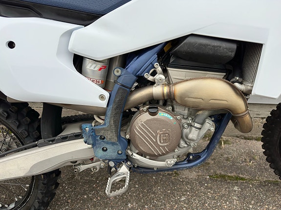 Husqvarna FC 250 2 of 6