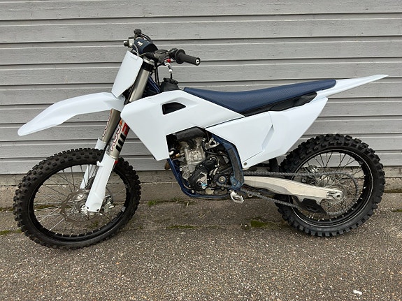 Husqvarna FC 250 3 of 6