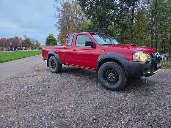 Nissan Navara 2 of 10