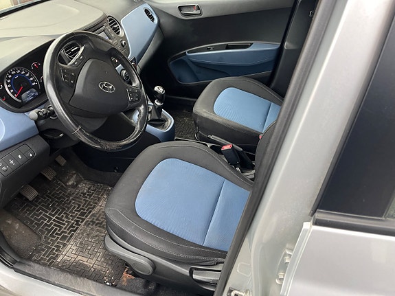 Hyundai i10 4 of 6