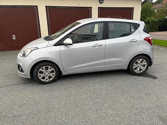Hyundai i10 2 of 6