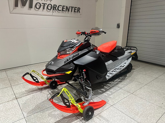Ski-doo MXZ XRS 850 E-TEC – endast 233 mil!