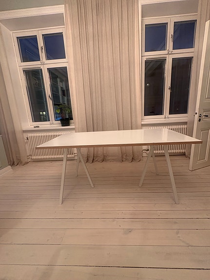 HAY | Loop stand matbord