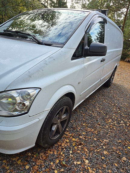 Mercedes-Benz Vito 113 2 of 7