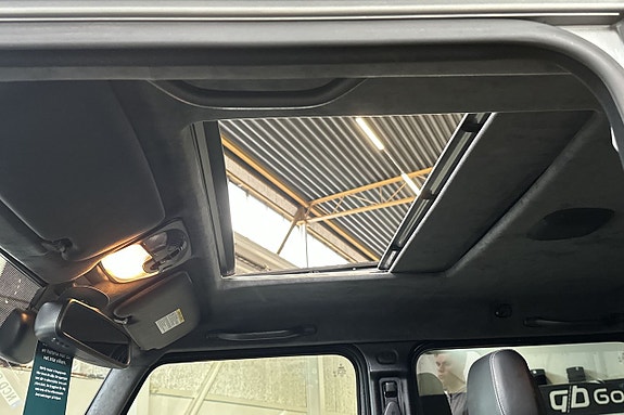 Mercedes-Benz G55 18 of 25