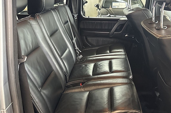 Mercedes-Benz G55 14 of 25