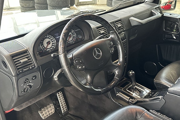 Mercedes-Benz G55 12 of 25