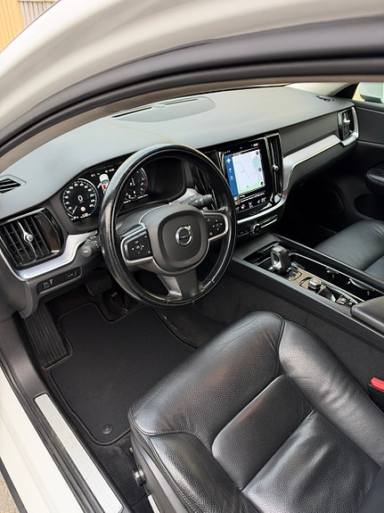 Volvo V60 10 of 17