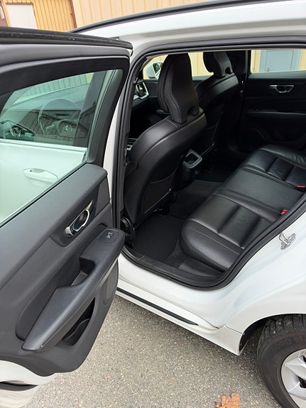 Volvo V60 13 of 17