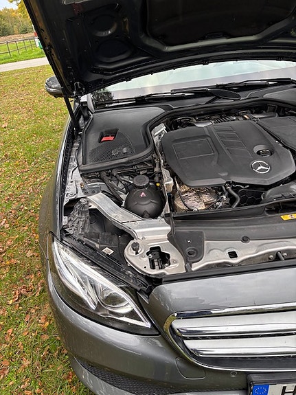 Mercedes-Benz E220 d 14 of 14