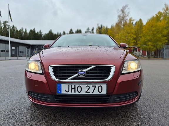 Volvo S40 2 of 6