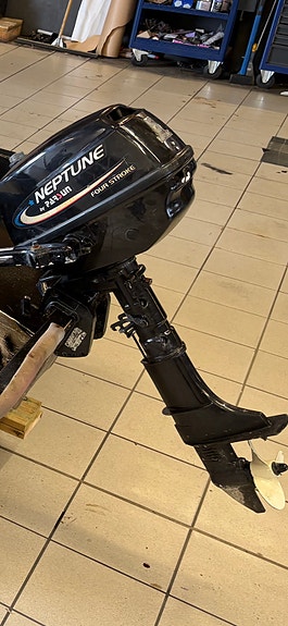Smögen 45:a med neptun Parsun 5hk 4-takts motor 5 of 5