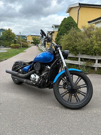 Kawasaki Vulcan 900 Custom 3 of 6