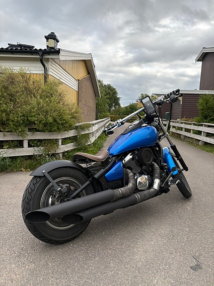 Kawasaki Vulcan 900 Custom 2 of 6