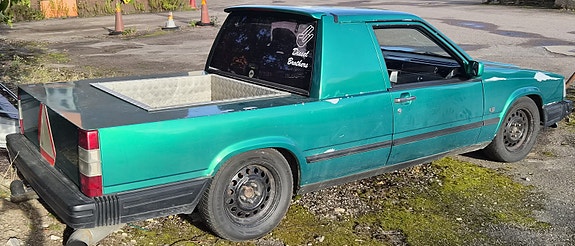 Volvo 740 2 of 6