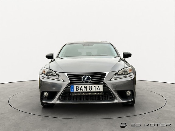 Lexus IS300h 4 of 16