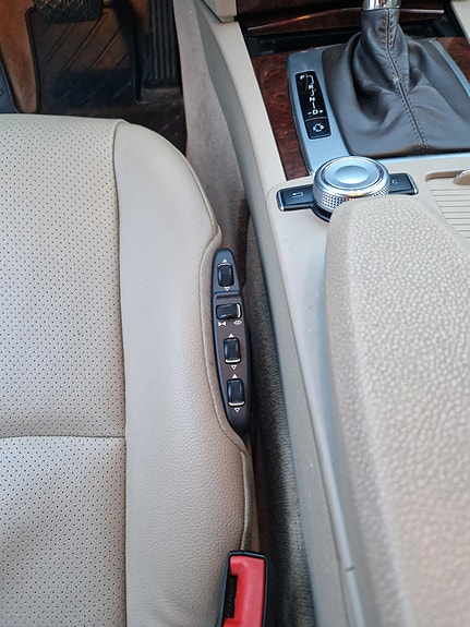 Mercedes-Benz C350 12 of 25