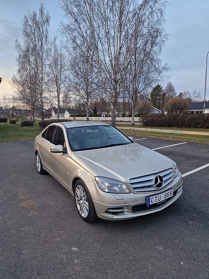 Mercedes-Benz C350 17 of 25