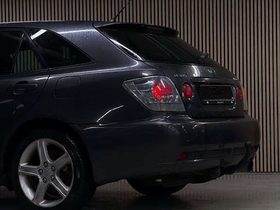 Lexus IS200 9 of 23