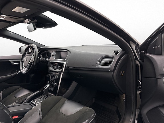 Volvo V40 25 of 30
