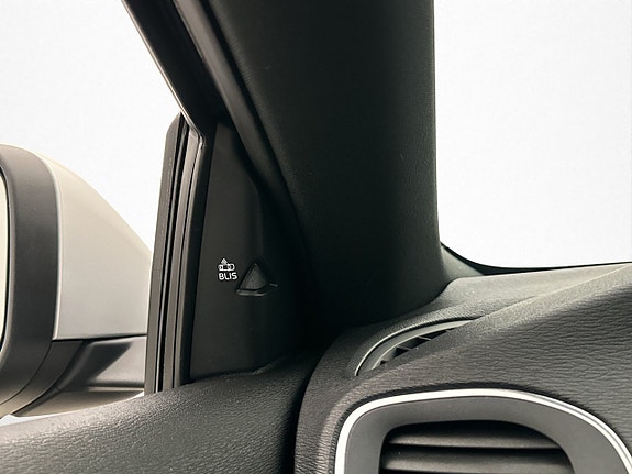 Volvo V40 11 of 30