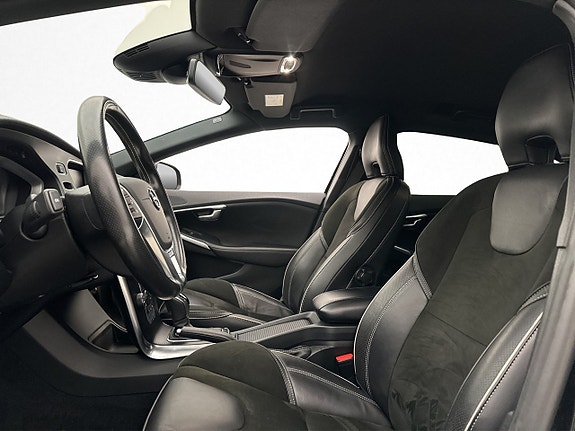 Volvo V40 10 of 30