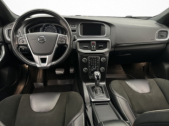 Volvo V40 12 of 30