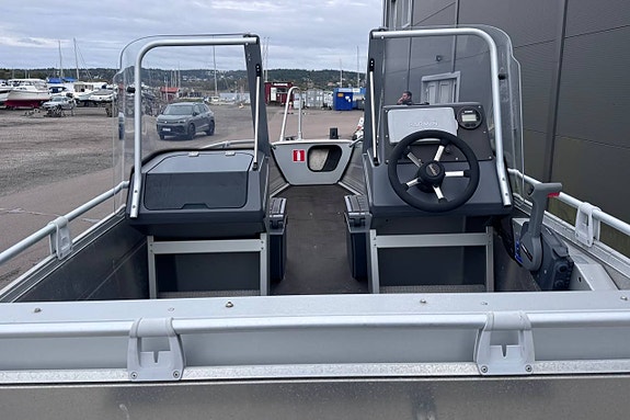 Buster M - Yamaha 50 hk 4 takt - 80 trailer 9 of 10