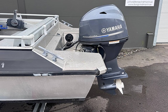 Buster M - Yamaha 50 hk 4 takt - 80 trailer 7 of 10