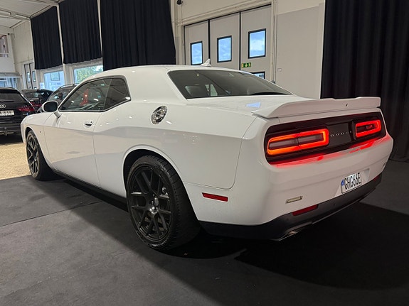 Dodge Challenger 3 of 19