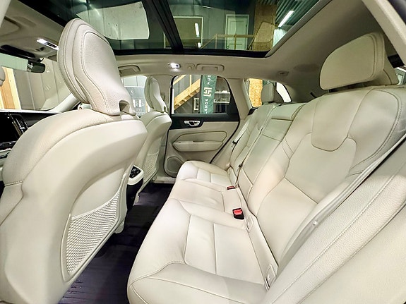 Volvo XC60 15 of 22