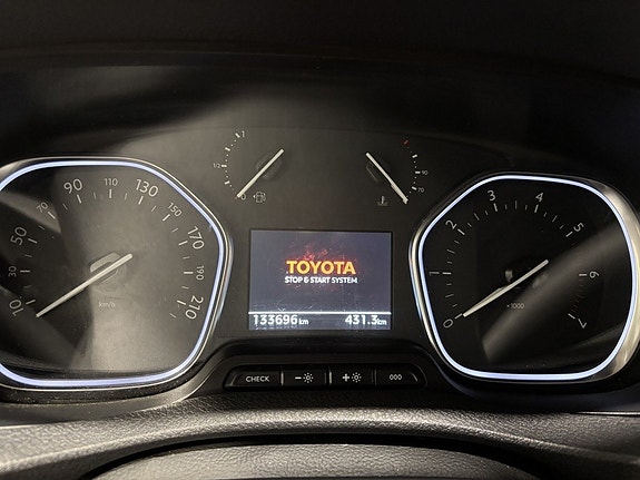 Toyota Proace 27 of 28