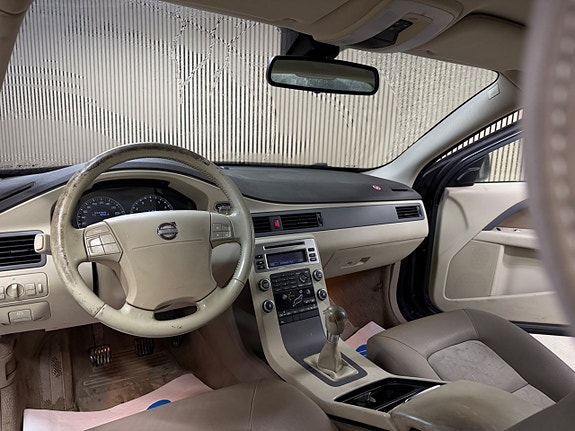 Volvo V70 12 of 20