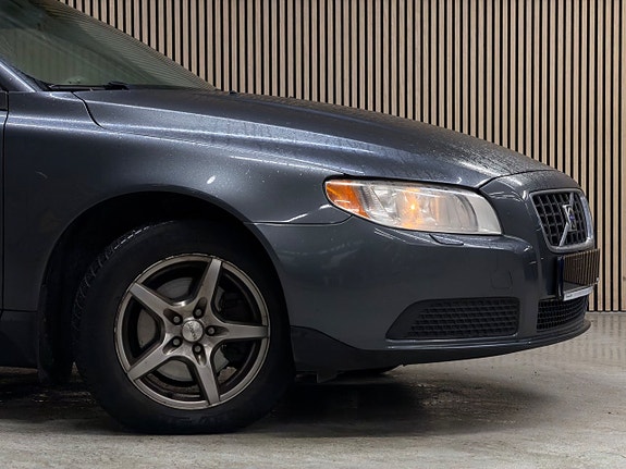 Volvo V70 4 of 20