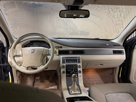 Volvo V70 13 of 20