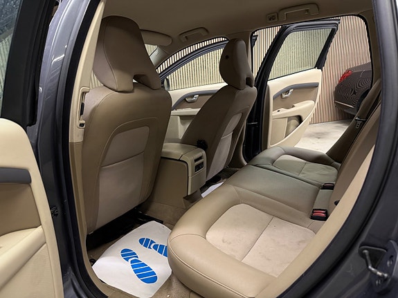 Volvo V70 15 of 20