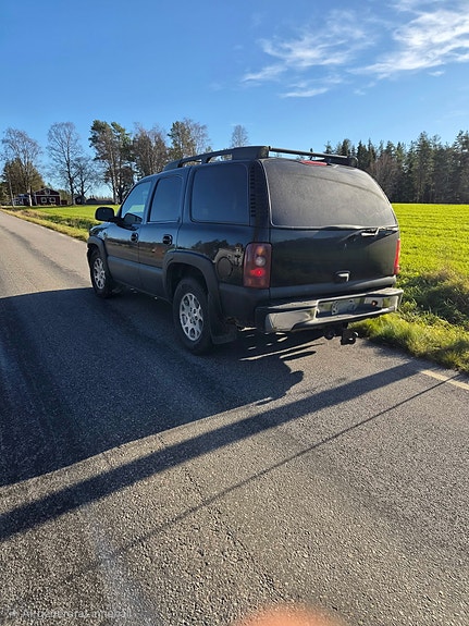 Chevrolet Tahoe 2 of 2